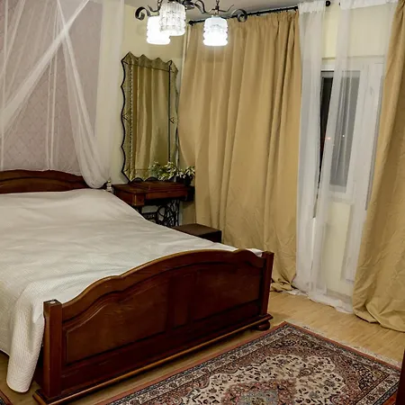 Vintage Experience With A 1965 Rocking Chair In Center 2 Apartman Bukarest